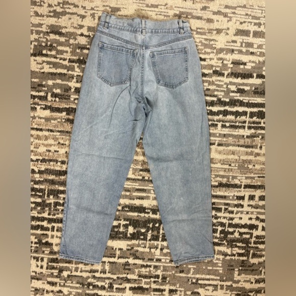 Kendal & Kylie Highrise Pleated Blue Jeans - Picture 7 of 12